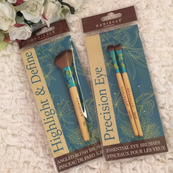 Bamboo & Cruelty Free Bristles Makeup Brush SET - Picture 6 of 6
